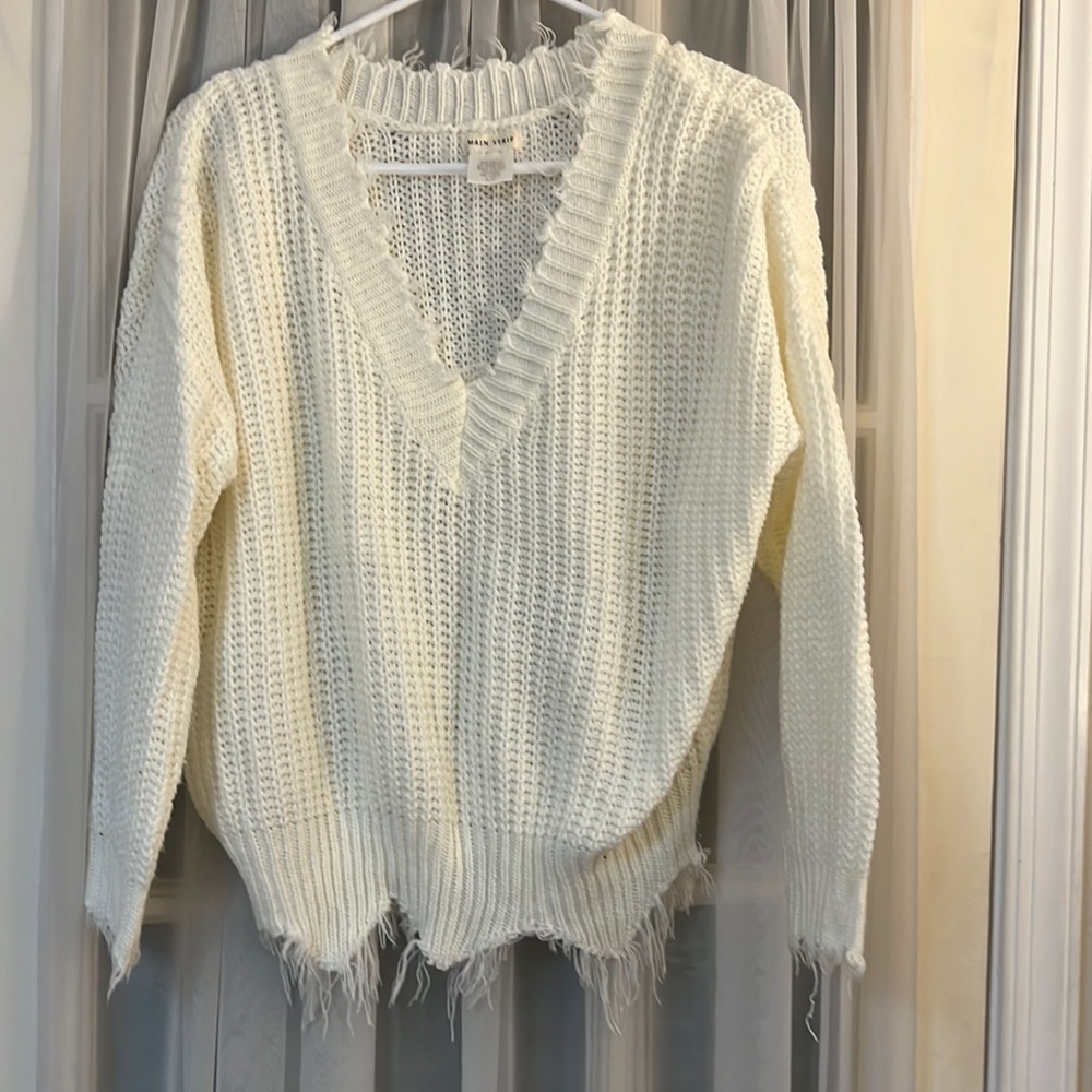 Main strip sweater